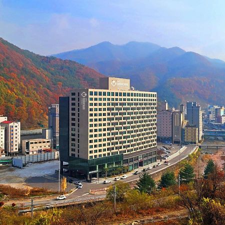 Jeongseon Intoraon Hotel Экстерьер фото