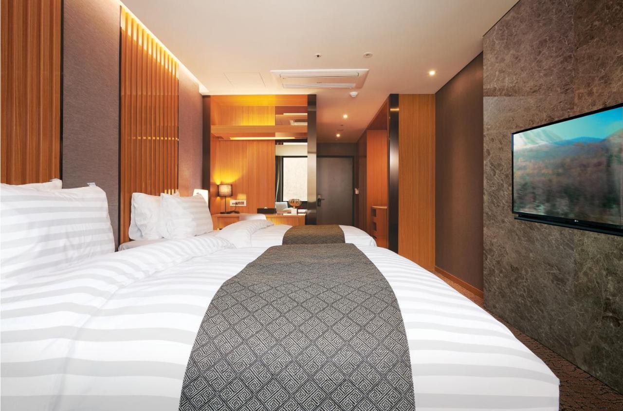 Jeongseon Intoraon Hotel Экстерьер фото