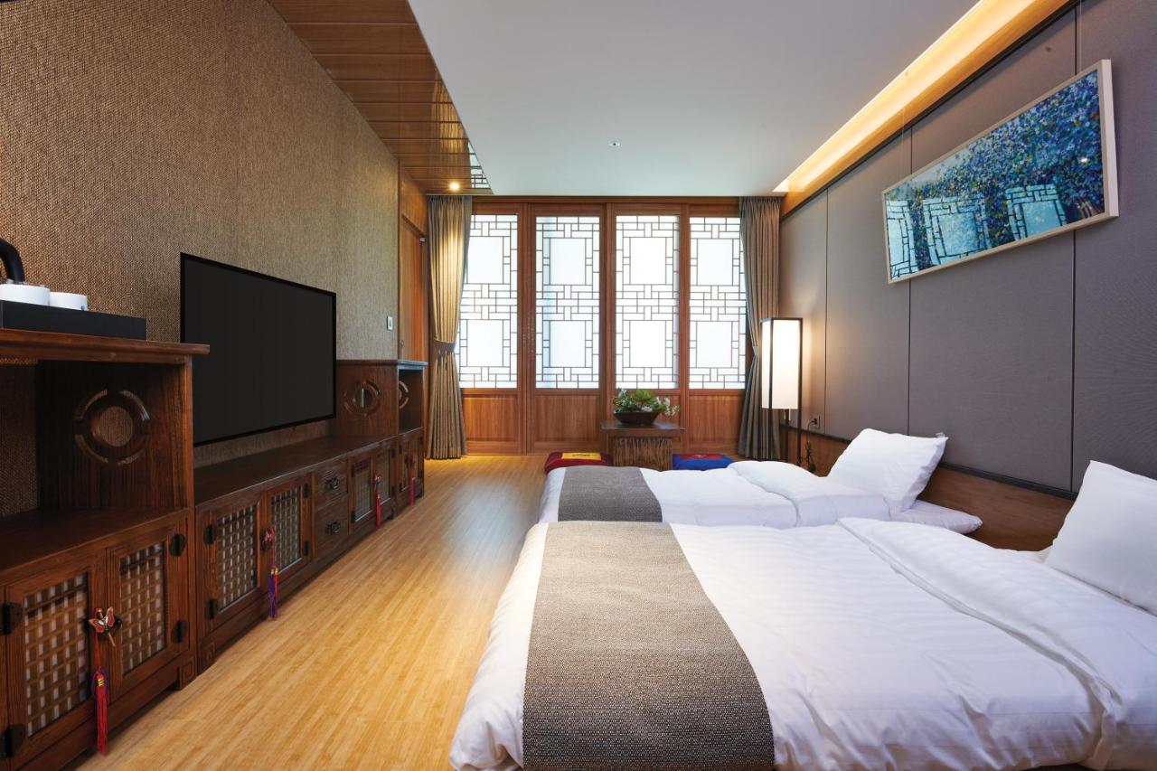 Jeongseon Intoraon Hotel Экстерьер фото