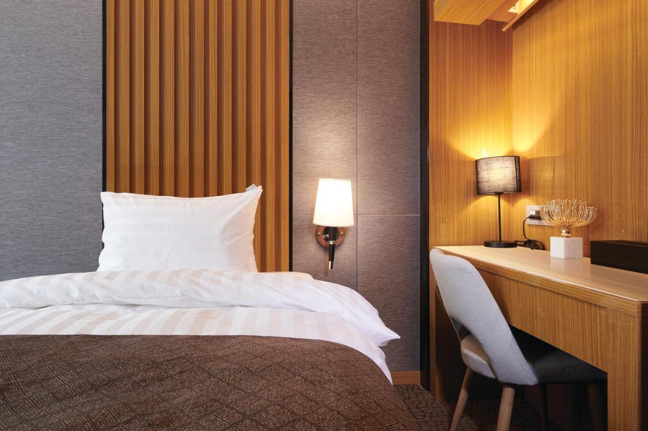 Jeongseon Intoraon Hotel Экстерьер фото