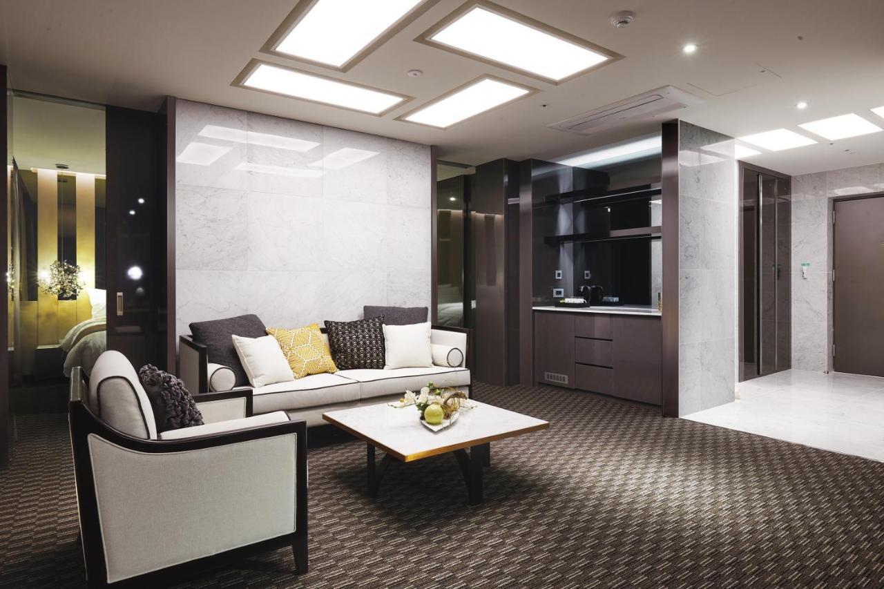 Jeongseon Intoraon Hotel Экстерьер фото